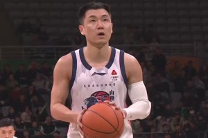 华体会-山东男篮客场险胜辽宁，高诗岩关键三分+关键抢断，陈林坚太稳了